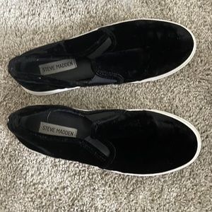 Steve Madden Slip on sneakers velvet black